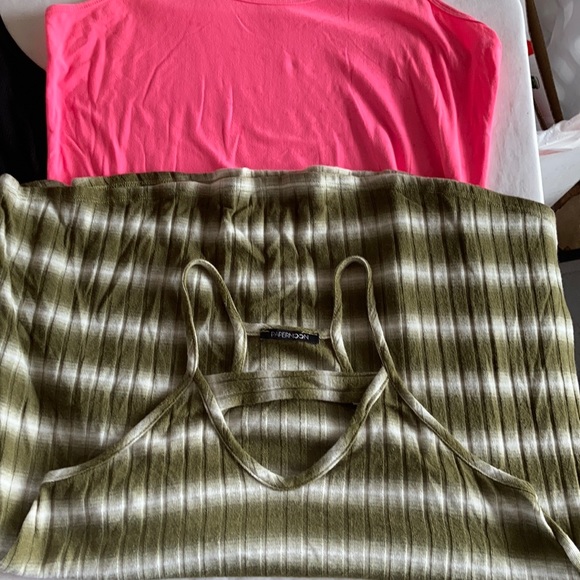 Tops - Picture 6 of 8